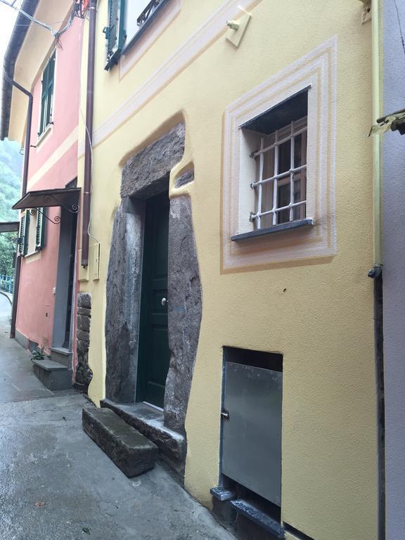 5 Lands Yellow Cottage Леванто Экстерьер фото